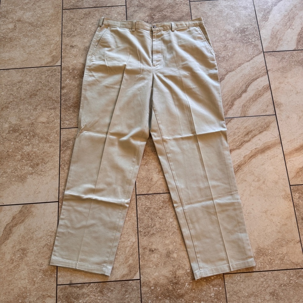 Oak‎ Creek brand men’s pants light khaki in color 100% cotton New without tag